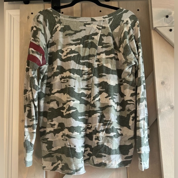 Chaser Camo Split Back Tee - Picture 6 of 8